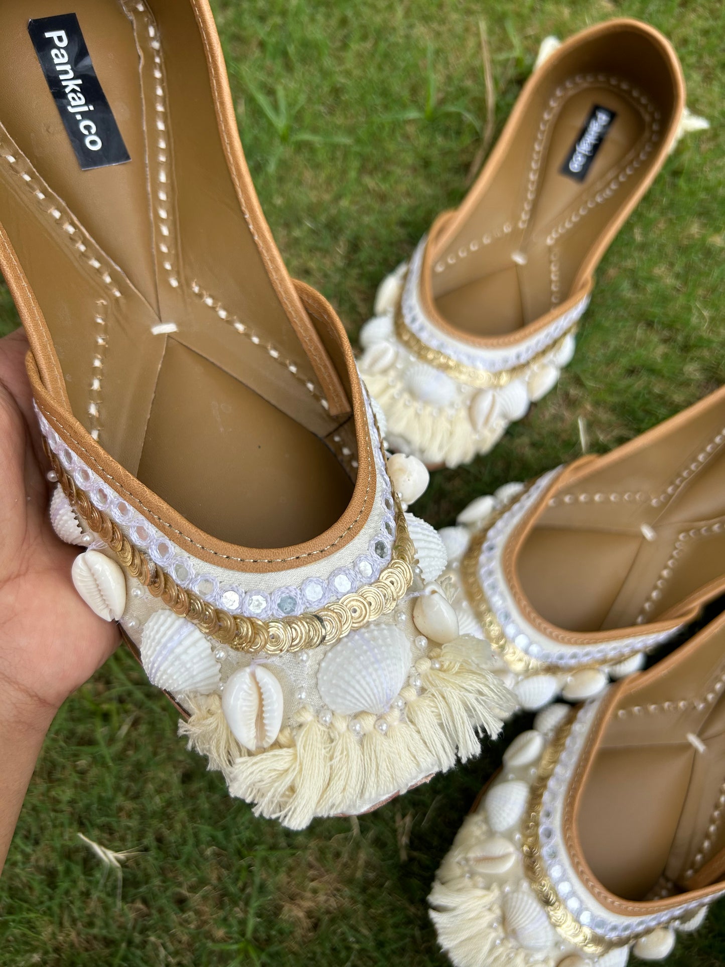 Tassel Shell Jutti (back closed)