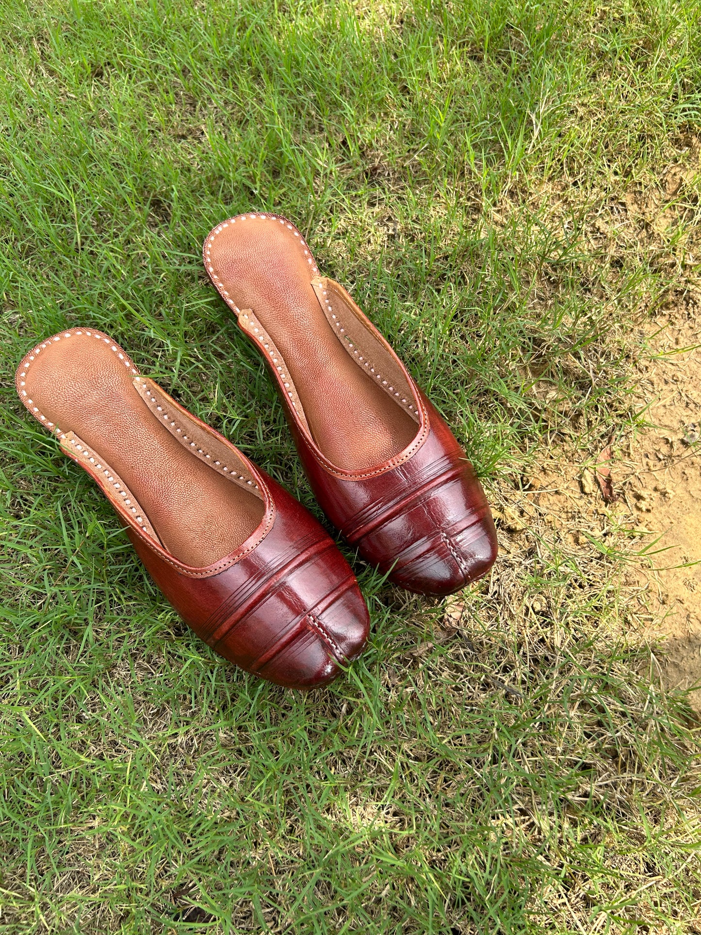 Khadak Jutti