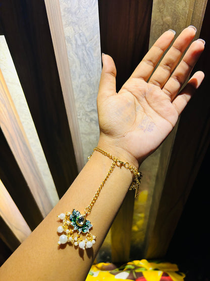 Kundan Watch With Latkan
