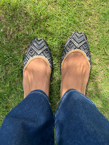 Grey-Black Jutti