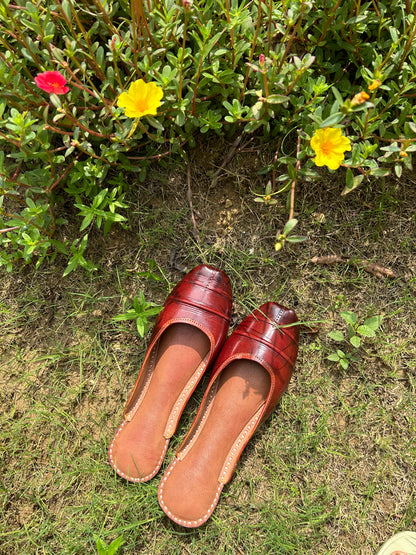 Khadak Jutti