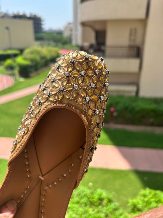 Golden Floral Studded Jutti